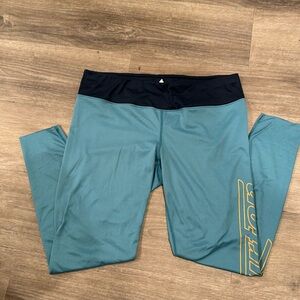 Burton women’s mid-weight Baselayer